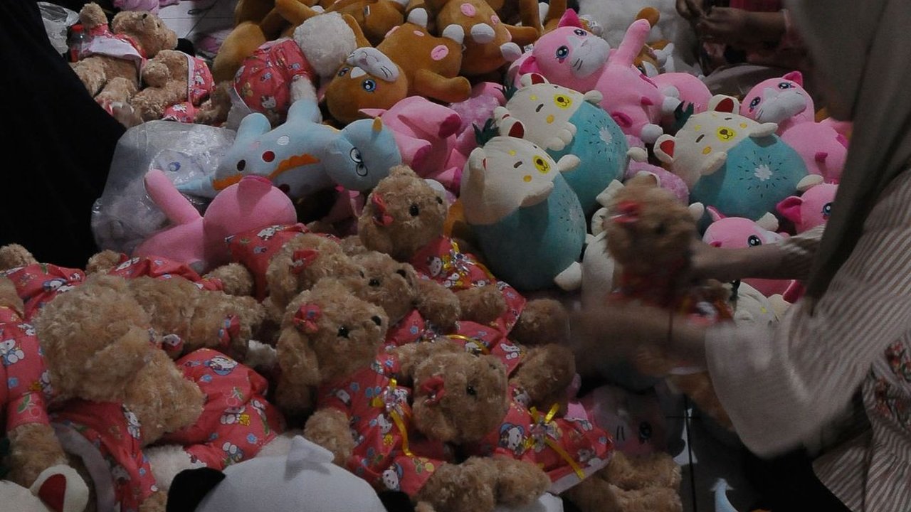 Pabrik Boneka Bantar Gebang